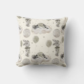 Boho in Neutrals: Schlampen-Raccoons-Kinderzimmer Kissen (Vorderseite)