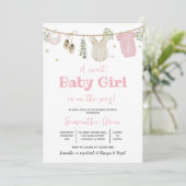 Boho It's a Girl Baby Clothes Baby Shower Einladung (Stehend Vorderseite)