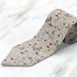 Boho Krawatte<br><div class="desc">Dieses stilvolle und elegante Boho Krawatte besticht durch herrliche handbemalte Aquarellfarben, die in einem hübschen Muster angeordnet sind. Finden Sie passende Artikel in der Boho Wildblume Wedding Collection.</div>