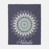 Boho Lavender Lotus Mandala Monogram Fleecedecke (Vorderseite)