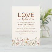 Boho Liebe in Bloom Wildblume Brautparty Einladung (Stehend Vorderseite)
