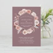 Boho Lila getrocknete Blume Wreath Wedding Einladung (Stehend Vorderseite)