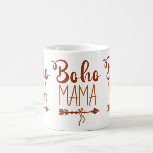 Boho Mama Feather Arrow Typografie Kaffeetasse (Mittel)
