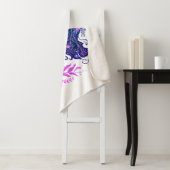 Boho Mermaid unter Meeresrosa und Lila Sherpadecke (Beispiel)