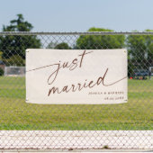 Boho Minimal gerade verheiratet Mr. und Mrs. Weddi Banner (Insitu)