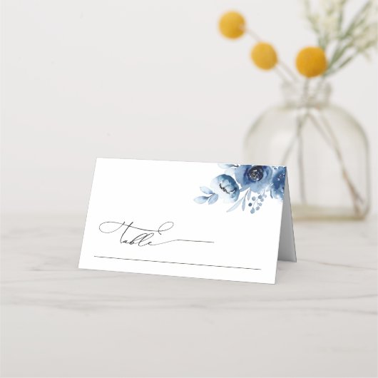 Boho Minimalist Dusty Blue Floral Wedding Table Platzkarte (Vorderseite)