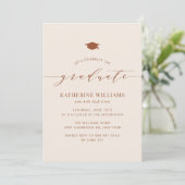 Boho Minimalistisch Script Terracotta Graduation P Einladung (Stehend Vorderseite)