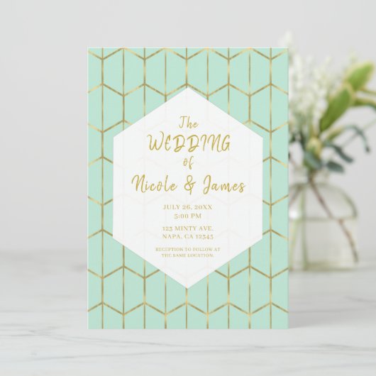 Boho Mint Green Hexagon Gold Geometric Wedding Einladung (Stehend Vorderseite)