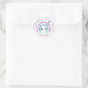 Boho 'Mit Liebe Übergossen' Regenbogen-Baby-Party Runder Aufkleber