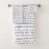 Boho Modern Abstrakt Mudcloth in Navy Badhandtuch Set (Insitu)