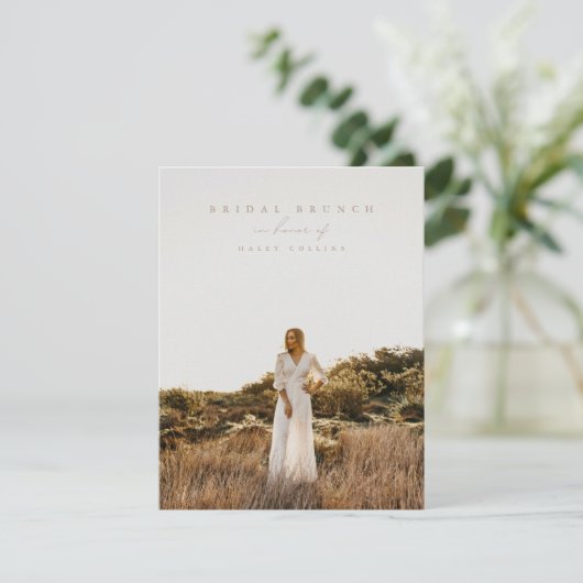 Boho Modern Script Foto Bridal Brunch Einladung (Stehend Vorderseite)
