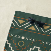 Boho Monogram mit Terracotta Brown Tribal Pattern Strandtuch (Beispiel)