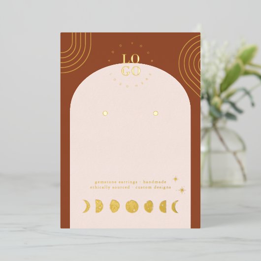 Boho Moon Phase | Terracotta Earring Display Card Folieneinladung (Stehend vorne)