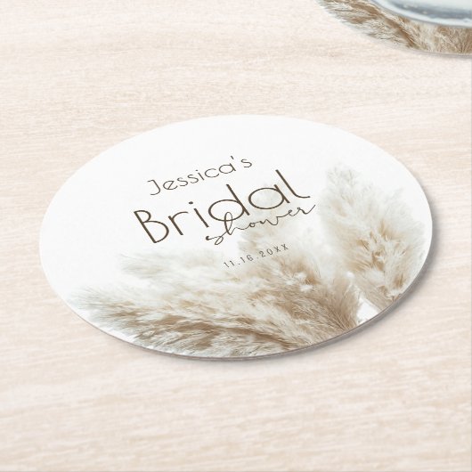 Boho Neutral Fluffy Pampas Grass Brautparty Runder Pappuntersetzer (Angewinkelt)