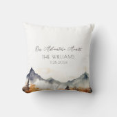 Boho Neutral Mountain Wedding Couple Kissen (Vorderseite)