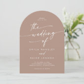 Boho Neutral Taupe Foto QR Code Arch Wedding Einladung (Stehend Vorderseite)