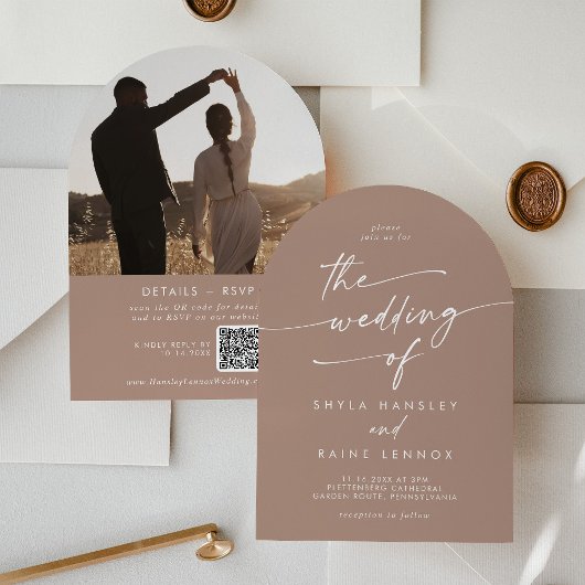 Boho Neutral Taupe Foto QR Code Arch Wedding Einladung