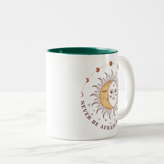 Boho “Never Be Afraid of Change” Zweifarbige Tasse (VorderseiteRechts)