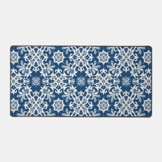 Boho-Ornamentmuster in weiß-blauem Vintage-Stil Schreibtischunterlage