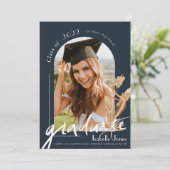 Boho Pampas Grass Navy Blue Arch Foto Abschluss Einladung (Stehend Vorderseite)