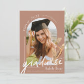 Boho Pampas Grass Terracotta Arch Foto Abschluss Einladung (Stehend Vorderseite)