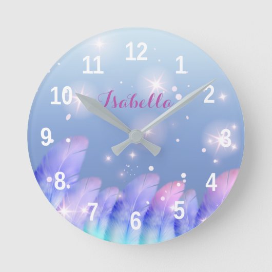 Boho Pastel Purple Pink Feathers Sparkles Custom Runde Wanduhr (Vorderseite)