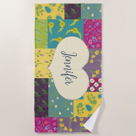 Boho Patchwork Quilt and Heart Shape Personalisier Strandtuch (Vorderseite)