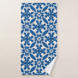 Boho Pattern in Blue – Elegant & Bold Badehandtuch