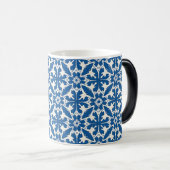 Boho Pattern in Blue – Elegant & Bold Verwandlungstasse (VorderseiteRechts)