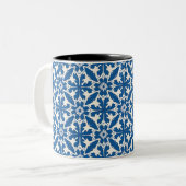 Boho Pattern in Blue – Elegant & Bold Zweifarbige Tasse (Vorderseite Links)