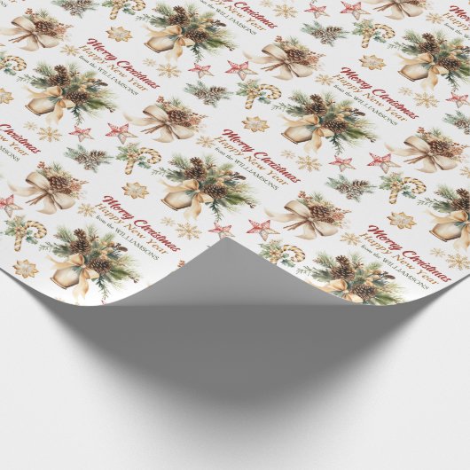 Boho Pine Cone Evergreen Bouquet Christmas Geschenkpapier (Ecke)