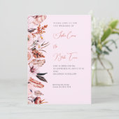 Boho Pink & Brown Blume & Feathers Pink Wedding Einladung (Stehend Vorderseite)