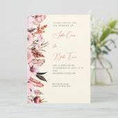 Boho Pink & Brown Blume/Feathers Yellow Wedding Einladung (Stehend Vorderseite)