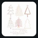 Boho Pink Christmas Trees Baby Shower Quadratischer Aufkleber<br><div class="desc">Dieser hoteleigene "fröhliche kleine Babydusche"-Aufkleber mit Weihnachtsbäumen in staubigen Rosatönen. Personalisieren Sie es für Ihre Bedürfnisse. In meinem Geschäft finden Sie passende Produkte.</div>