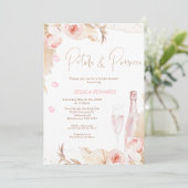 Boho Pink Floral Petals Prosecco Brautparty Einladung (Stehend Vorderseite)
