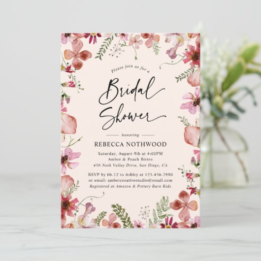Boho Pink Peach Florals Botanisches Brautparty Einladung (Stehend Vorderseite)