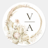 Boho Protea Pampas Grass Wreath Wedding Monogram Runder Aufkleber (Vorderseite)