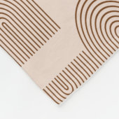 Boho Rainbow Line Arch in Brown und Terracotta Fleecedecke (Ecke)