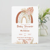 Boho Rainbow Neutral Pampas Grass Baby Shower Einladung (Stehend Vorderseite)