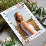 Boho Rainbow Sweet 16 Moderne Geburtstagsparty Einladung<br><div class="desc">Boho Rainbow Sweet 16 Modern Birthday Party Einladungen verfügt über eine moderne und einzigartige Foto Sweet 16 Party Einladungen Karte. Ideal, um Familie und Freunde zu Ihrer Feier einzuladen. Senden Sie diese an Ihre Gäste mit Terrakotta Text '(Name) sweet 16 Let's Party' mit Ihrem Foto auf der Vorderseite in einem...</div>