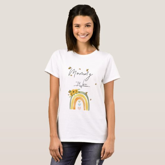 Boho Regenbogen mit Sonnenblumen Mami-to-be T-Shirt (Vorne ganz)