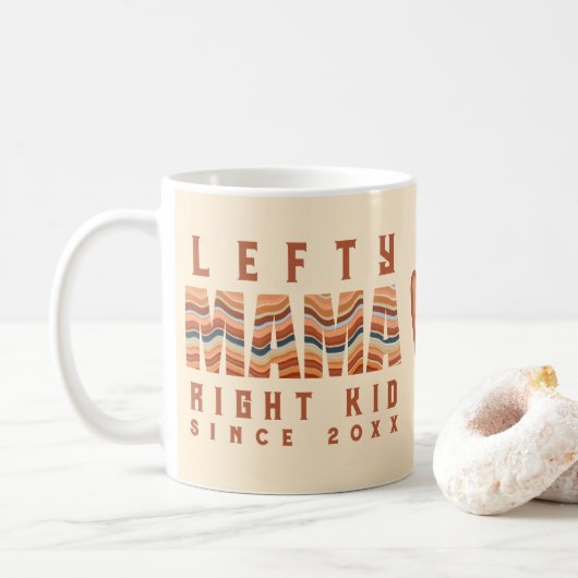 Boho Retro Custom Linkshänder-Mama Seit Jahr Herz Kaffeetasse (Mit Donut)