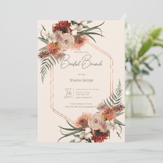 Boho Rust & Cream Fall Floral Bridal Brunch Einladung (Stehend Vorderseite)