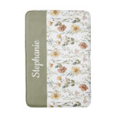Boho-Sagegrün-Aquarell-Wildblumen-Monogramm Badematte (Vorderseite Vertikal)