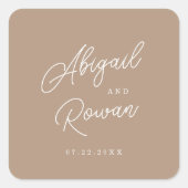 Boho-Sand-Minimalist-Script-Hochzeitsaufkleber Quadratischer Aufkleber (Vorderseite)