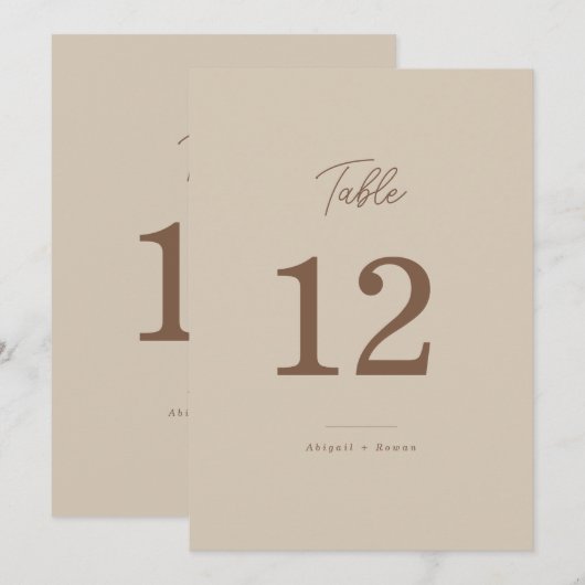 Boho-Sand-Minimalist-Script-Hochzeitstisch-Nummer Einladung (Vorne/Hinten)