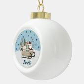 Boho Santa on Sleigh mit Geschenken Schneeflocken  Keramik Kugel-Ornament (Rechts)