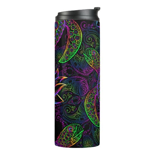 Boho Sea Turtle: Psychedelic Mandala Pattern Thermosbecher (Nach links gedreht)