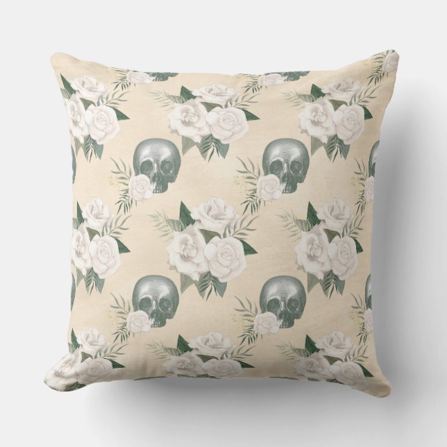 Boho Skull mit White Roses Kissen (Vorderseite)