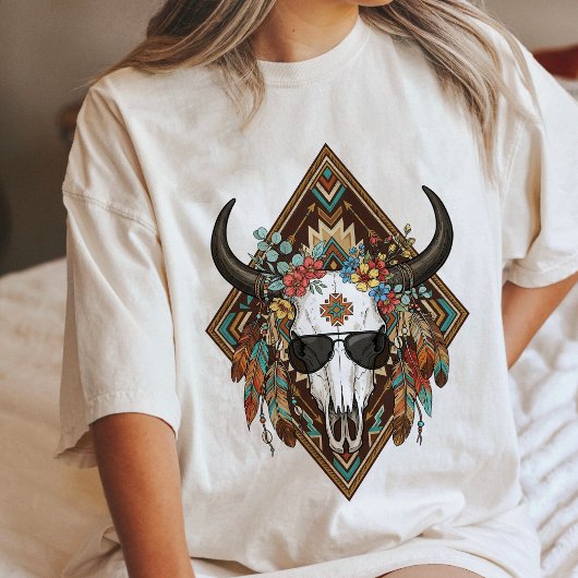 Boho-Stier-Schädel mit Blumen und Sonnenbrille Tri-Blend Shirt